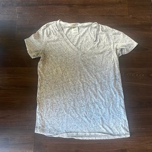 *SOLD* Victoria’s Secret PINK v-neck T-shirt